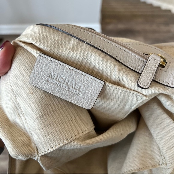 Michael Kors Straw Raffia Shoulder Bag with Gold Handles - Picture 12 of 16